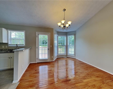 37 Christopher Drive - Photo Thumbnail 4