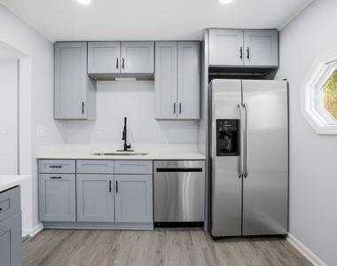 915 Mayfield Drive - Photo Thumbnail 10