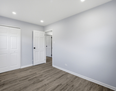 915 Mayfield Drive - Photo Thumbnail 16