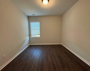 2630 Whistler Way Ne - Photo Thumbnail 18