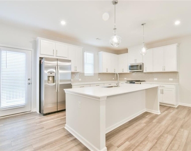 2630 Whistler Way Ne - Photo Thumbnail 5