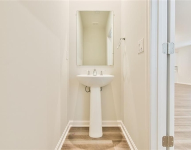 2630 Whistler Way Ne - Photo Thumbnail 17