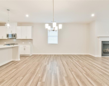 2630 Whistler Way Ne - Photo Thumbnail 12