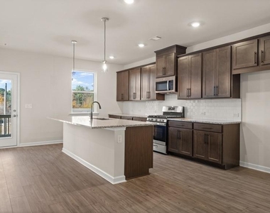 312 Cornett Way - Photo Thumbnail 3