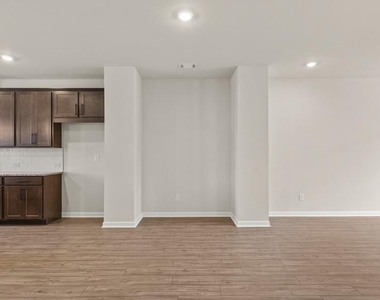 312 Cornett Way - Photo Thumbnail 5