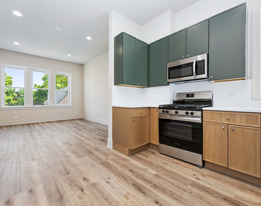 1238 N Artesian Avenue - Photo Thumbnail 11