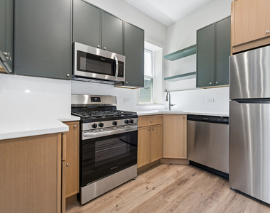 1238 N Artesian Avenue - Photo Thumbnail 12