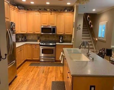 2345 Bray Court Ne - Photo Thumbnail 7