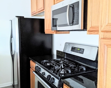 807 W 14th Place - Photo Thumbnail 6