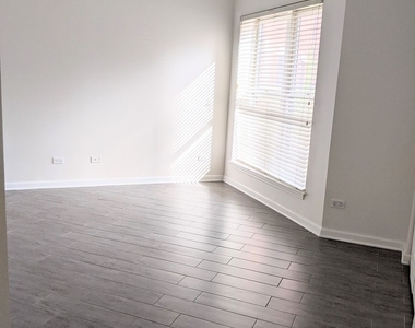 807 W 14th Place - Photo Thumbnail 8