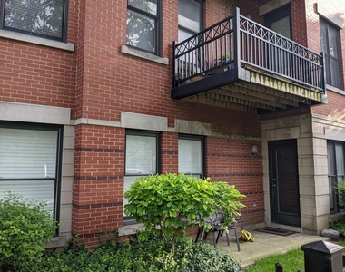 807 W 14th Place - Photo Thumbnail 3
