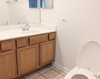807 W 14th Place - Photo Thumbnail 15