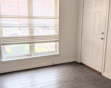 807 W 14th Place - Photo Thumbnail 10
