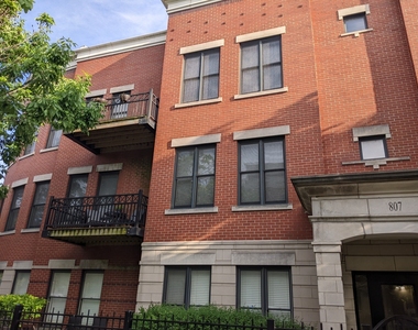 807 W 14th Place - Photo Thumbnail 1