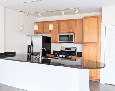 807 W 14th Place - Photo Thumbnail 7