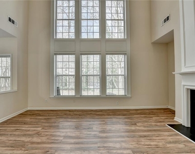 100 Hawnley Trace - Photo Thumbnail 9