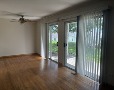 2857 Meadow Lane - Photo Thumbnail 4