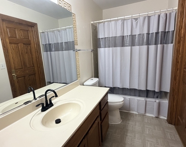 22256 W Natchez Court - Photo Thumbnail 5