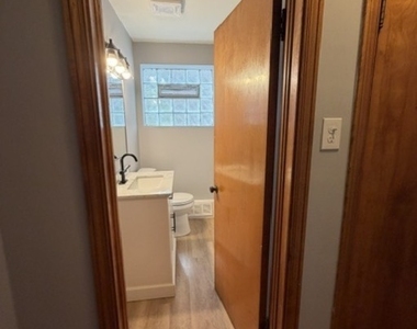 1801 Oak Park Avenue - Photo Thumbnail 13