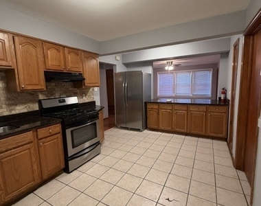 1801 Oak Park Avenue - Photo Thumbnail 11
