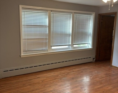 1801 Oak Park Avenue - Photo Thumbnail 3