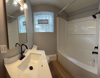 1801 Oak Park Avenue - Photo Thumbnail 14
