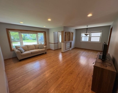 126 N Illinois Avenue - Photo Thumbnail 1