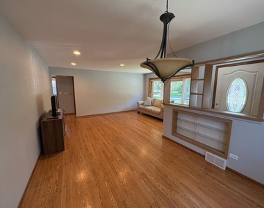 126 N Illinois Avenue - Photo Thumbnail 2