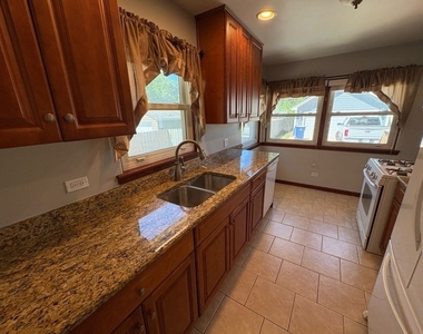 126 N Illinois Avenue - Photo Thumbnail 4