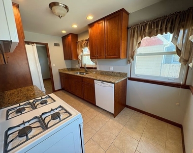 126 N Illinois Avenue - Photo Thumbnail 5