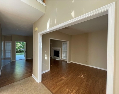 10730 Pinewalk Forest Circle - Photo Thumbnail 4
