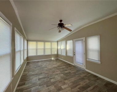 10730 Pinewalk Forest Circle - Photo Thumbnail 20