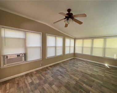 10730 Pinewalk Forest Circle - Photo Thumbnail 21