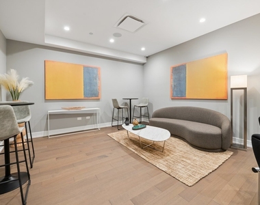 434 W Melrose Street - Photo Thumbnail 11