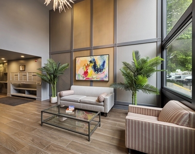 434 W Melrose Street - Photo Thumbnail 7