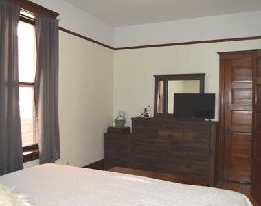3717 N Wayne Avenue - Photo Thumbnail 4