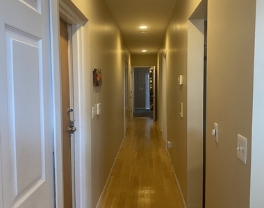 2135 N Southport Avenue - Photo Thumbnail 5