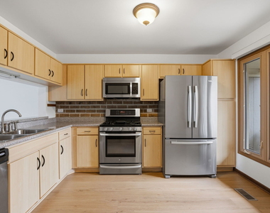341 Redwing Drive - Photo Thumbnail 4