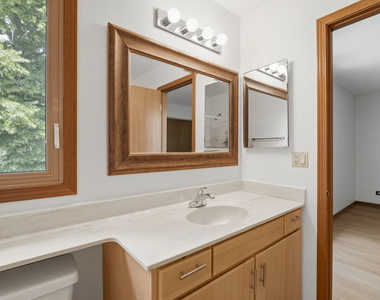 341 Redwing Drive - Photo Thumbnail 15