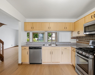 341 Redwing Drive - Photo Thumbnail 5