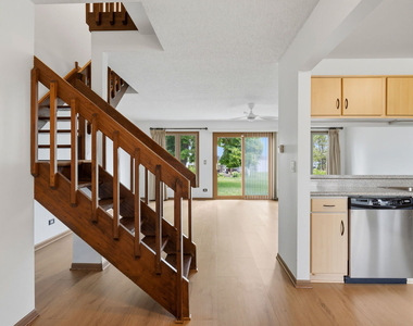 341 Redwing Drive - Photo Thumbnail 10