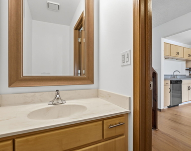 341 Redwing Drive - Photo Thumbnail 9
