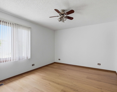 341 Redwing Drive - Photo Thumbnail 12