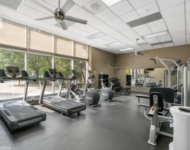 645 N Kingsbury Street - Photo Thumbnail 19