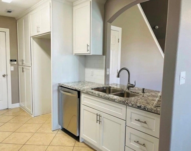 10510 Linsley Lane - Photo Thumbnail 7