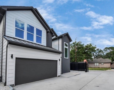 6555 Sealey Street - Photo Thumbnail 1