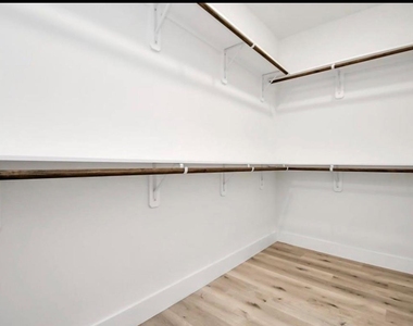 6555 Sealey Street - Photo Thumbnail 17