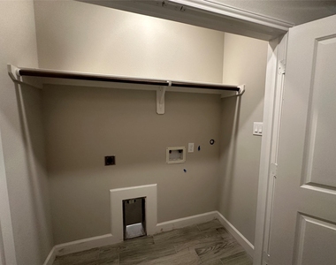 104 Turner Drive - Photo Thumbnail 14