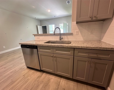 104 Turner Drive - Photo Thumbnail 7