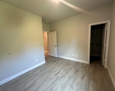 104 Turner Drive - Photo Thumbnail 13